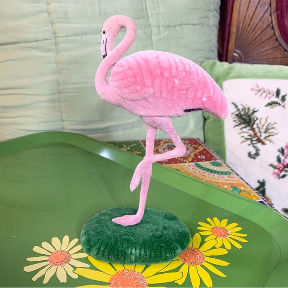 Flocked Flamingo Bobble Head - Picture 4 of 7